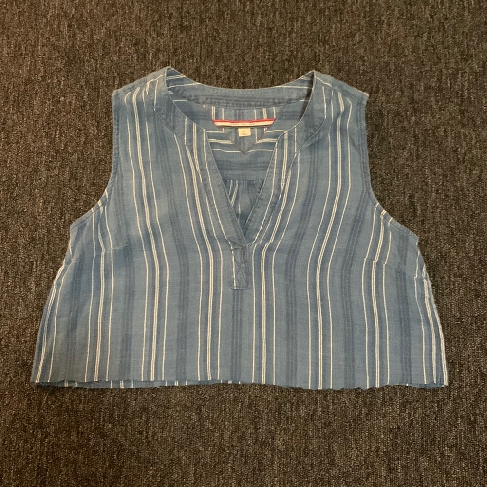 Vintage Tommy Hilfiger crop top.